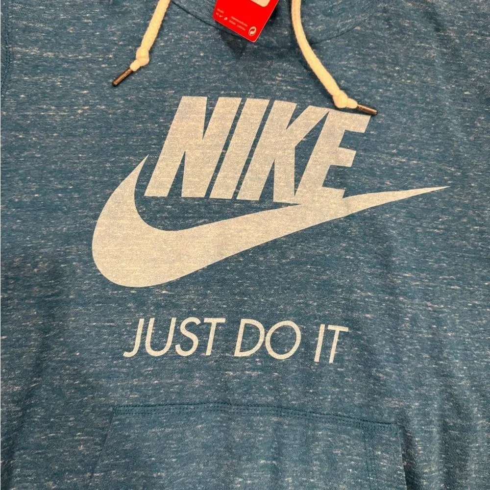 Nike women’s blur Hoodie Sweatshirt nwt size M